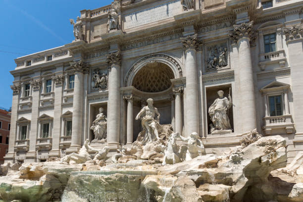 イタリア・ローマ市のトレヴィの泉 (フォンタナ・ディ・トレビ) の絶景 - trevi fountain rome fountain panoramic ストックフォトと画像