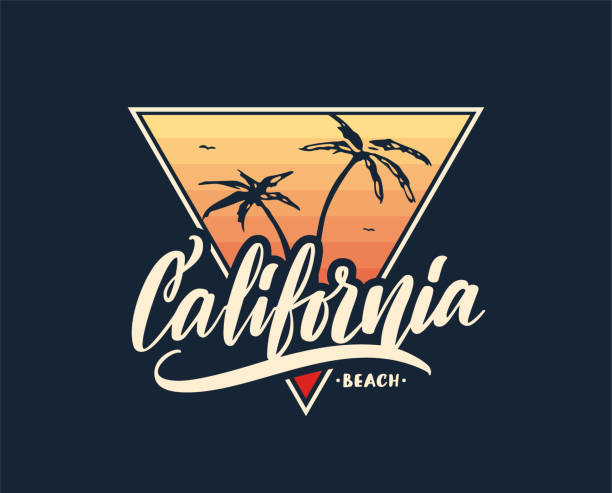 illustrations, cliparts, dessins animés et icônes de impression rétro avec lettrage manuscrit de california beach et palmier sur fond coucher de soleil. conception de t shirt - text surfing surf palm tree