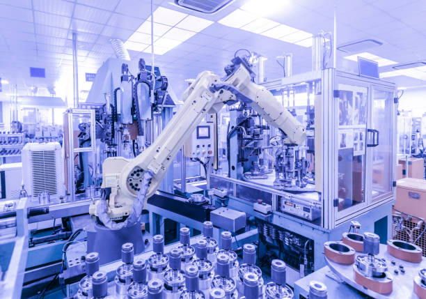 中国ハイテク工場、インダストリー 4.0. アセンブリロボットは動きを表す。自動車部品業界で。 - body construction ストックフォトと画像