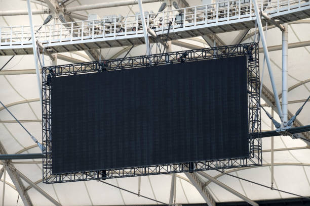 tabellone digitale in uno stadio - tabellone segnapunti foto e immagini stock