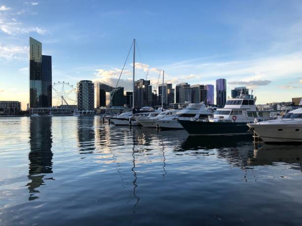 istock Sunset over Melbourne’s Yarra River 1143252002