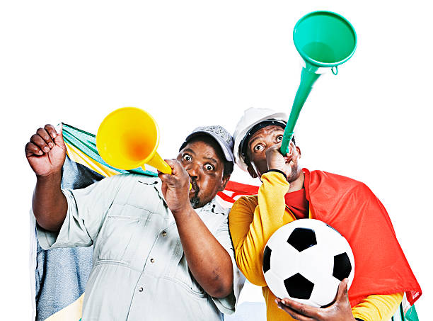 appassionati di calcio del sudafrica - vuvuzela foto e immagini stock