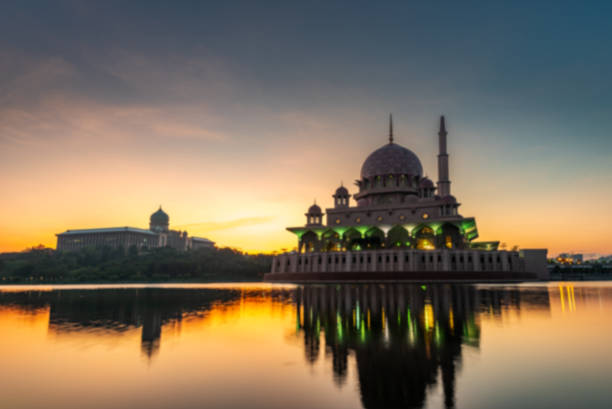istock Masjid Putra, Putrajaya 1143263026