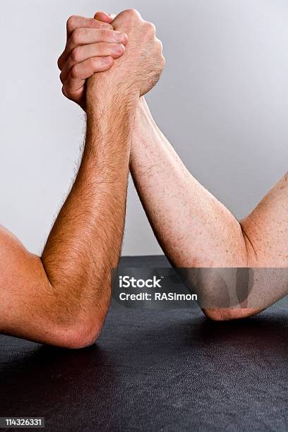 Músculo Doble Foto de stock y más banco de imágenes de Adulto - Adulto, Aferrarse, Brazo humano