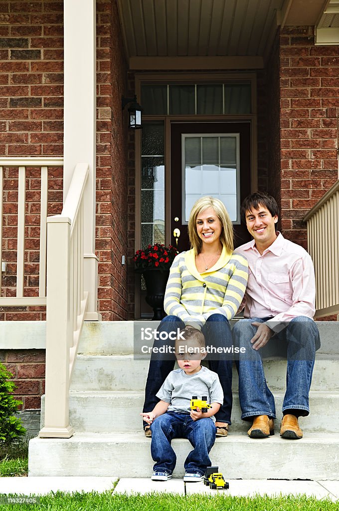 Família feliz em casa - Foto de stock de Família em casa royalty-free