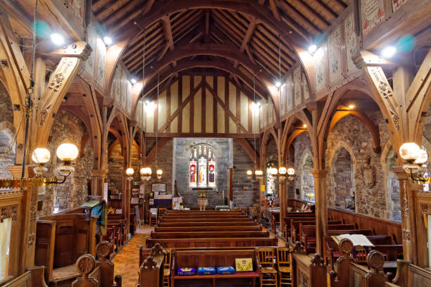 сноудония, великобритания - wales stone cross religion стоковые фото и изображения