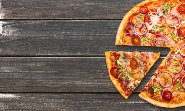 istock Pizza to go concept 1143289453