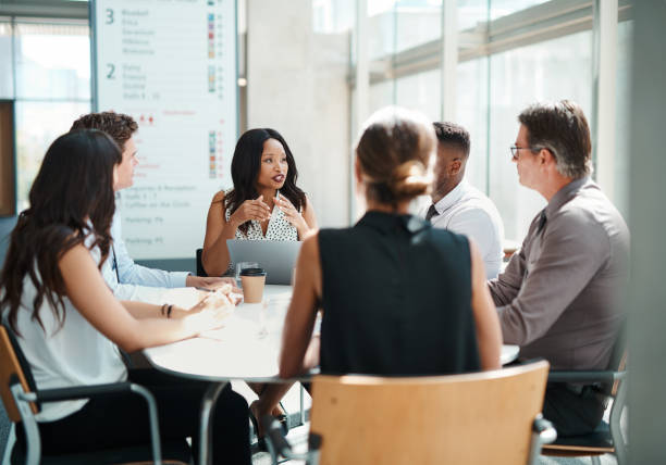 istock Discussing important business matters 1143297114