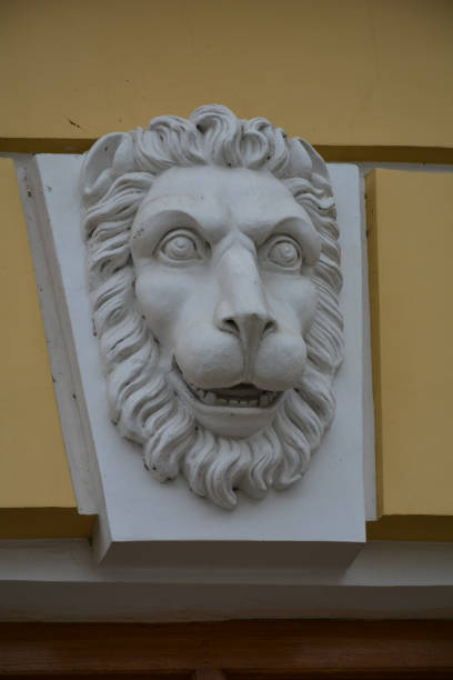 istock Lion mask on the column of the house 1143308268