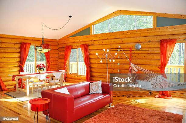 Innenraum Eines Gemütlichen Canadian Log House Stockfoto und mehr Bilder von Blockhütte - Blockhütte, Wohnraum, Behaglich