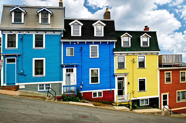 casas coloridas em st. john's - 4537 - fotografias e filmes do acervo