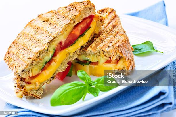 グリルチーズのサンドイッチ - チーズサンドイッチのストックフォトや画像を多数ご用意 - チーズサンドイッチ, トマト, 溶ける