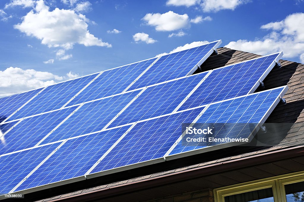 Painéis solares - Foto de stock de Azul royalty-free