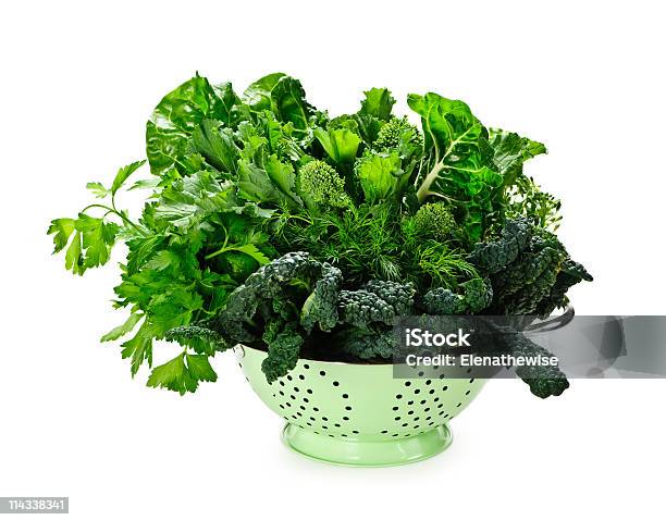 Dunkel Grünes Blattgemüse In Sieb Abtropfen Stockfoto und mehr Bilder von Grün - Grün, Gemüse, Blattgemüse