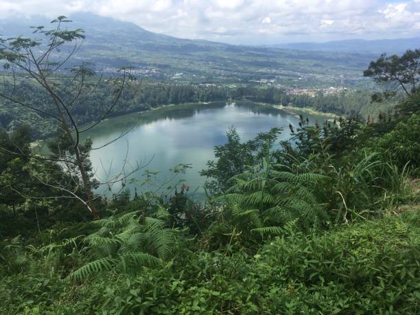 istock Tropical Mountain Lake 1143396051