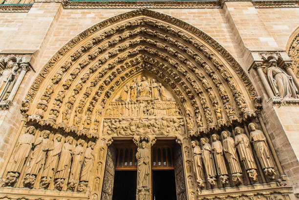 istock Notre Dame de Paris France 1143403360