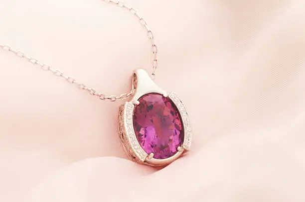 Photo of White Gold Pendant With Amethyst And Diamonds