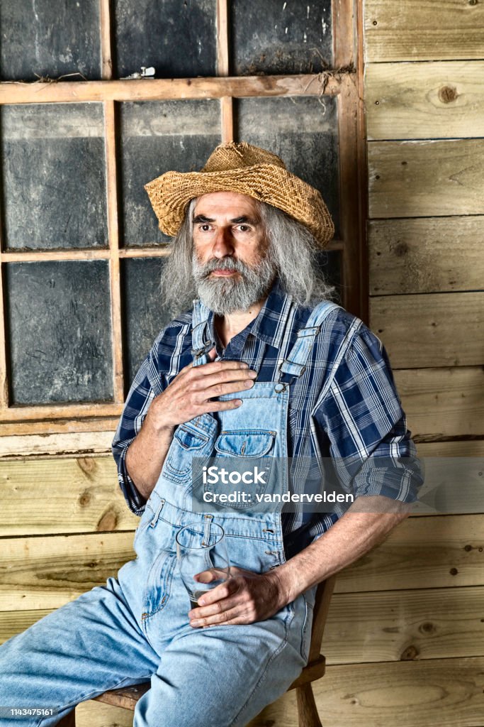 Hillbilly In Reflective Mode Stock Photo - Download Image Now - Log