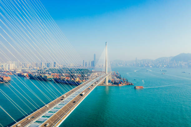 istock bridge through to downtown on sea 1143501316