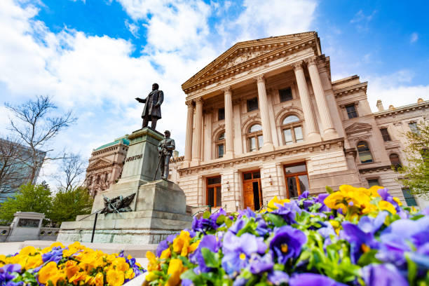 Morton statue in front of Indiana Statehouse, USA Oliver Perry Morton statue in front of the Indiana State Capitol building in springtime, Indianapolis, USA indiana photos stock pictures, royalty-free photos & images