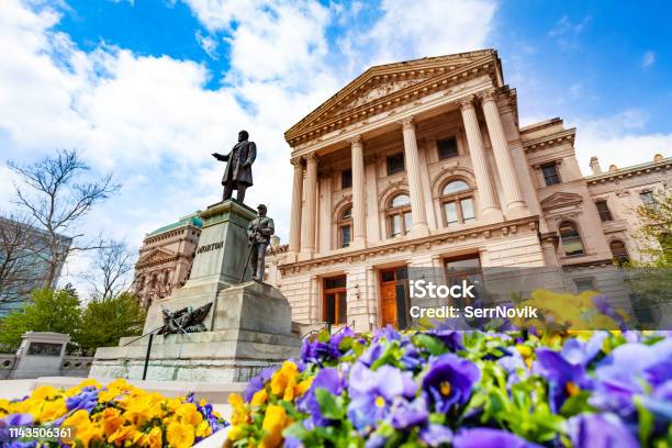 Morton Statue In Front Of Indiana Statehouse Usa Stock Photo - Download Image Now - Indianapolis, State Capitol Building, Famous Place
