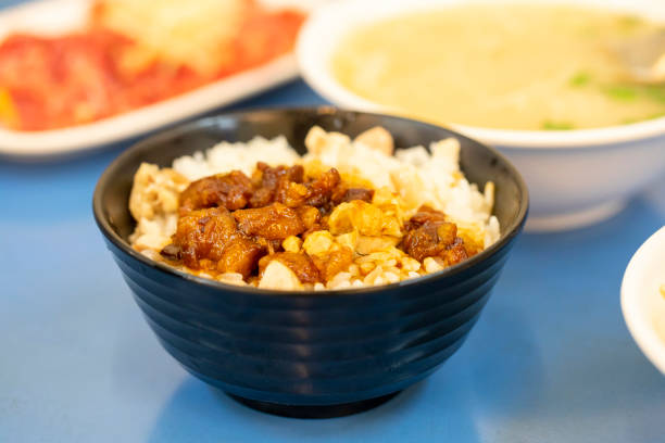 Taiwanese snacks delicious braised pork rice, delicious and healthy