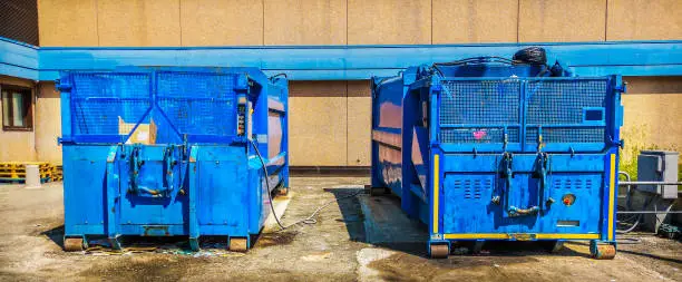 press container waste compressor of industrial garbage .