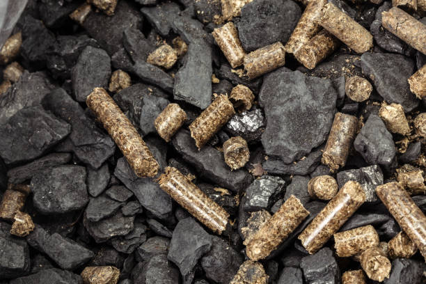 istock Coal and biomass pellet 1143544965
