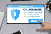 hand-mit-tablet-pc-abtastknopfschild-auf-steintisch-hintergrund-internet-online-banking.jpg?b=1&s=170x170&k=20&c=d0r65ZjkWj-k5NYZYE9hCO51ywWmd_Ks4IXeSOhts5Y=