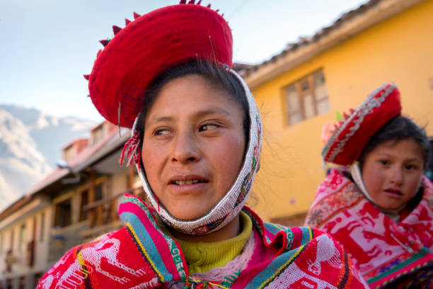 istock Peruvian Mother and Daughter 1143698294