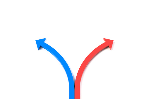 3d rendering of two arrows divided in two directions
