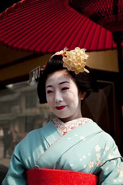 istock geisha girl 114373661