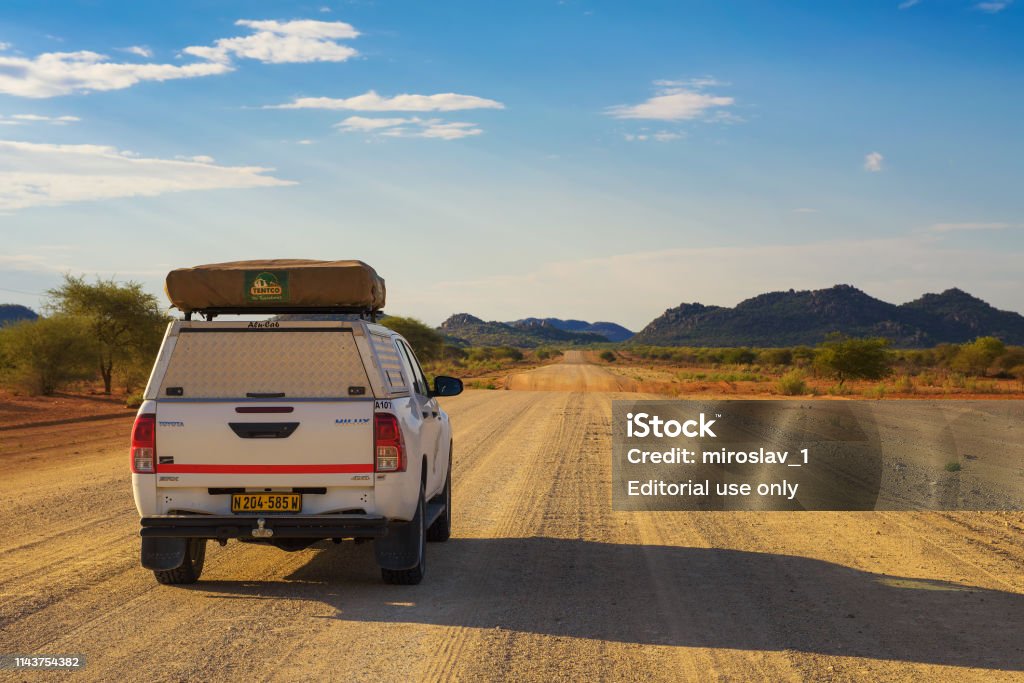 Masaccio Aardappelen opladen 4x4 Rental Car Equipped With A Roof Tent Driving Through Damaraland In  Namibia Stock Photo - Download Image Now - iStock