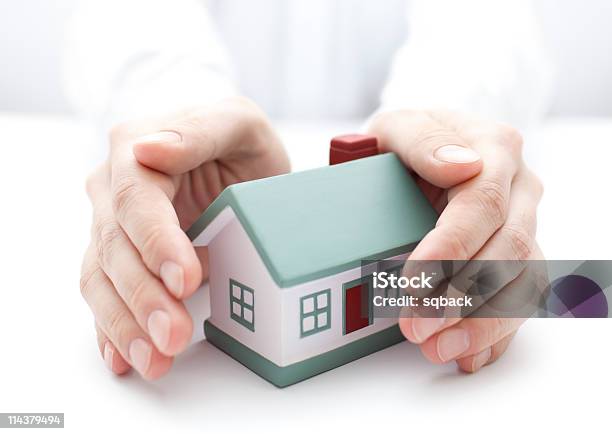 Schützen Sie Ihr Haus Stockfoto und mehr Bilder von Wohngebäudeversicherung - Wohngebäudeversicherung, Abschirmen, Architektur