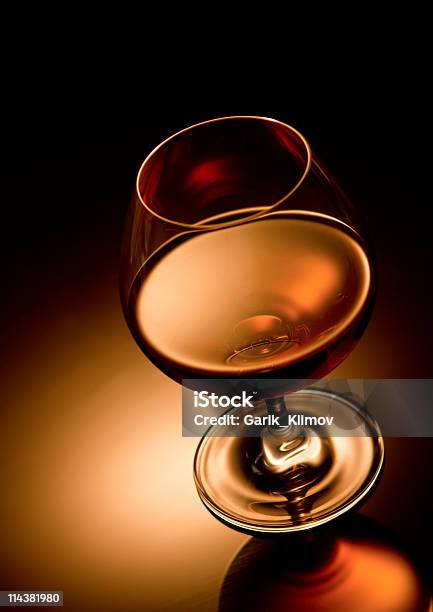ガラスのブランデー - アルコール飲料のストックフォトや画像を多数ご用意 - アルコール飲料, カラー画像, ガラス