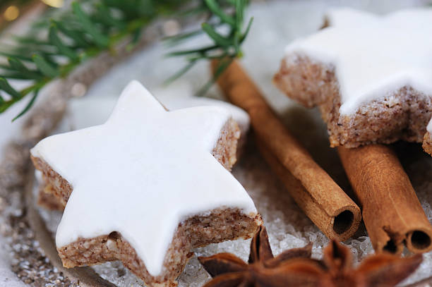 istock Christmas Baking Cinnamon Stars Zimtsterne Close-Up 114382726