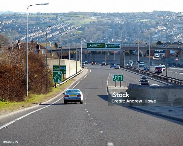 Tome La Rampa En La Vía De Acceso Foto de stock y más banco de imágenes de Autopista - Autopista, Coche, Conducir