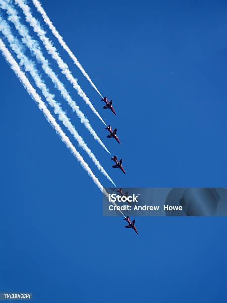 Mostrar Equipo Foto de stock y más banco de imágenes de Arreglo - Arreglo, Avión de caza, Avión