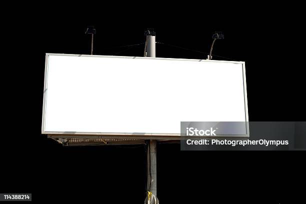 Billboard Auf Schwarzem Hintergrund Stockfoto und mehr Bilder von Brief - Dokument - Brief - Dokument, Design, Farbbild