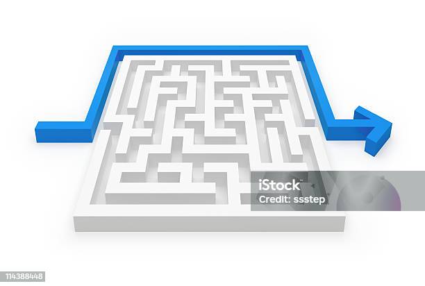 Photo libre de droit de Résolu Maze Puzzle banque d'images et plus d'images libres de droit de Facilité - Facilité, Labyrinthe, Simplicité