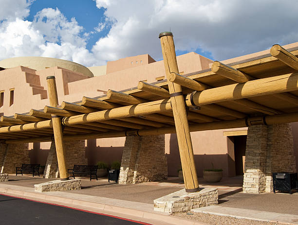 edifício moderno sudoeste da adobe - house residential structure southwest usa albuquerque imagens e fotografias de stock