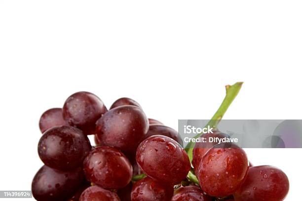 Czerwone Winogrona - zdjęcia stockowe i więcej obrazów Bez ludzi - Bez ludzi, Białe tło, Czerwone winogrono