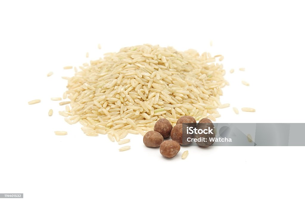 Коричневый рис и шоколадные шарики - Стоковые фото Азиатская кухня роялти-фри
