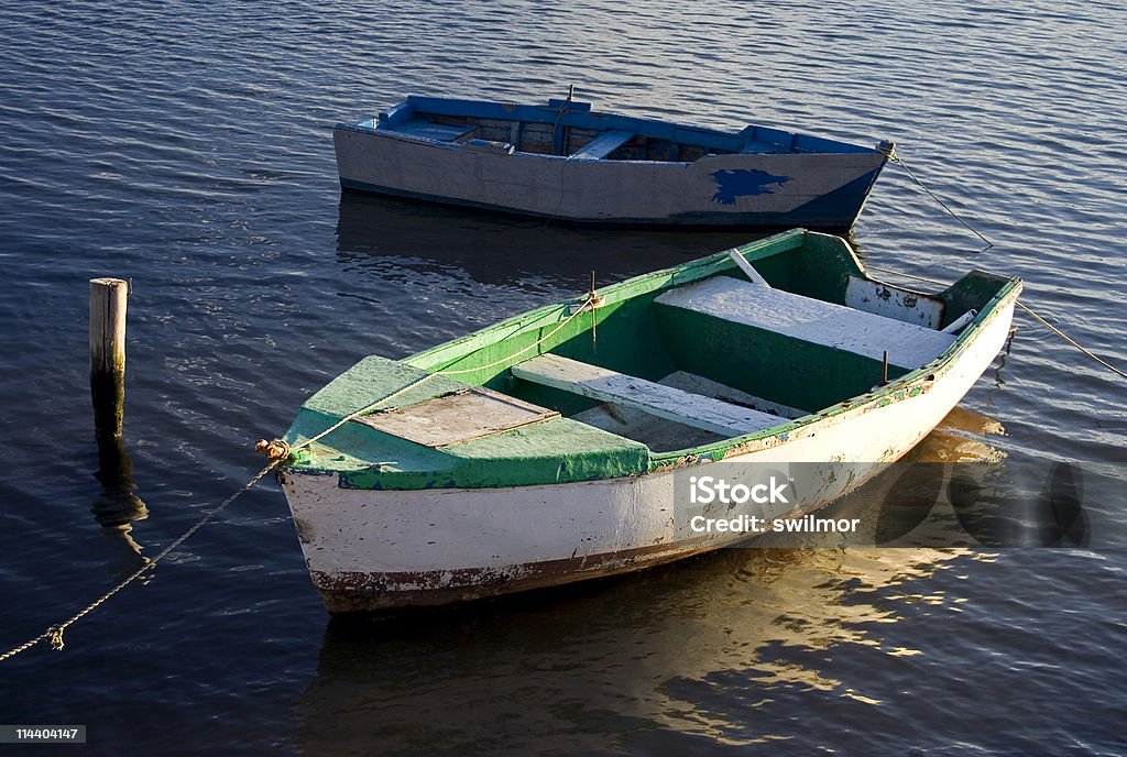 Покинутый лодки 1 - Стоковые фото Dory - Boat роялти-фри