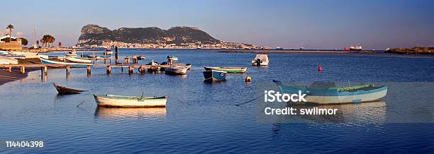 Tutta La Baia Di Gibilterra - Fotografie stock e altre immagini di Abbandonato - Abbandonato, Acqua, Ambientazione tranquilla