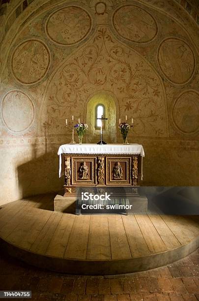 Altar - Fotografias de stock e mais imagens de Altar - Altar, Arcaico, Capela