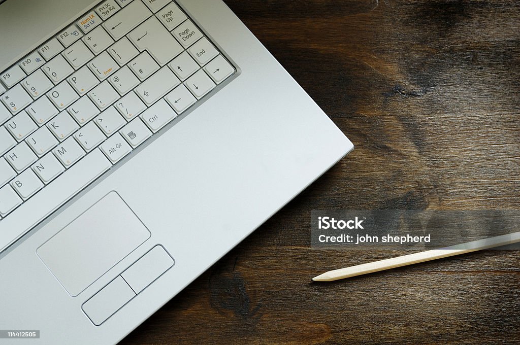 Biura biurko, notebook ołówek, klawiatura i z góry - Zbiór zdjęć royalty-free (Bez ludzi)