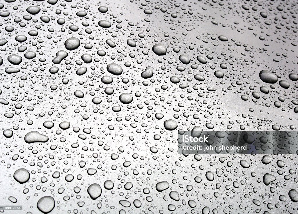 raindrops em paintwork metálico - Foto de stock de Abstrato royalty-free