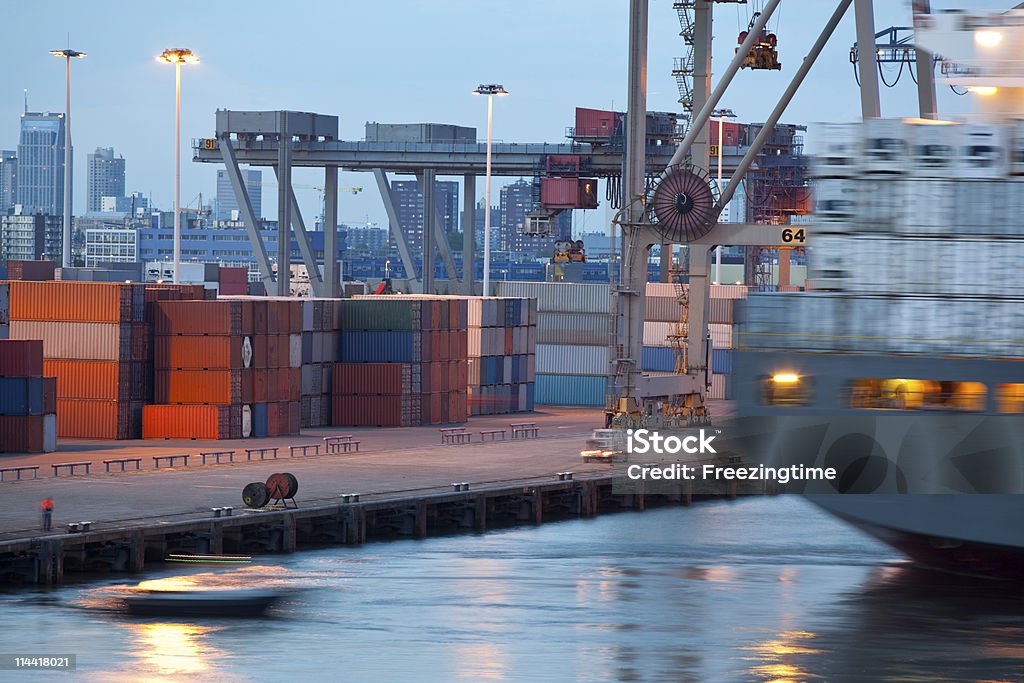 terminal kontenerowy - Zbiór zdjęć royalty-free (Brzeg wody)