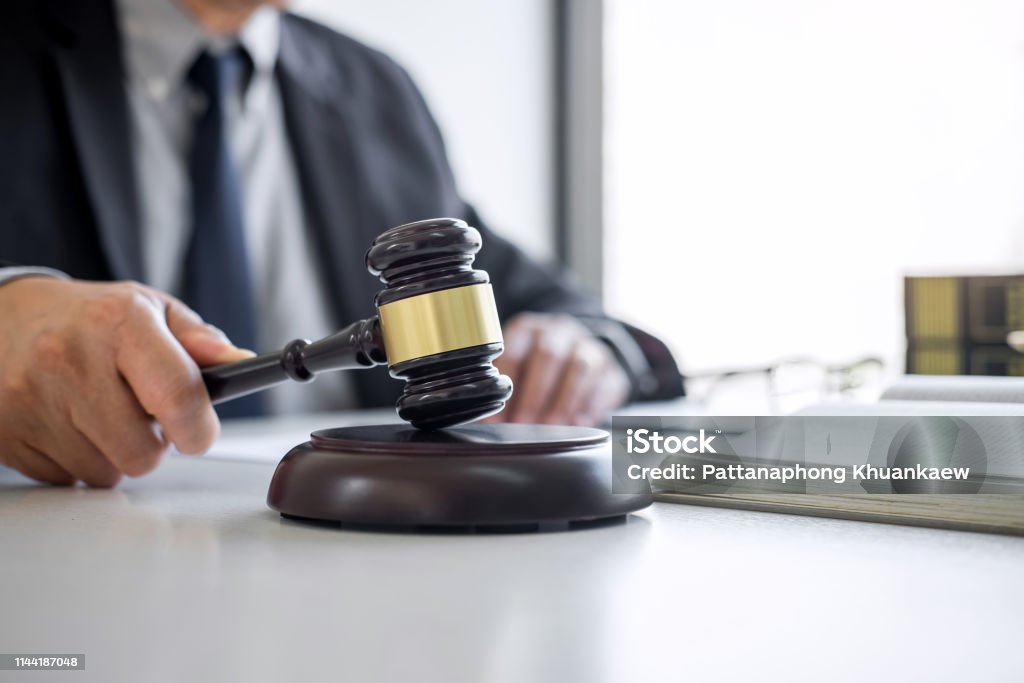 Erturul & Kapusuz Rechtsanwälte Und Fachanwälte Richtergymnastik Mit Justizanwälten Anwälten Oder Rechtsanwälten Die An